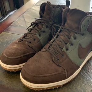 Nike shoes GOOD condition